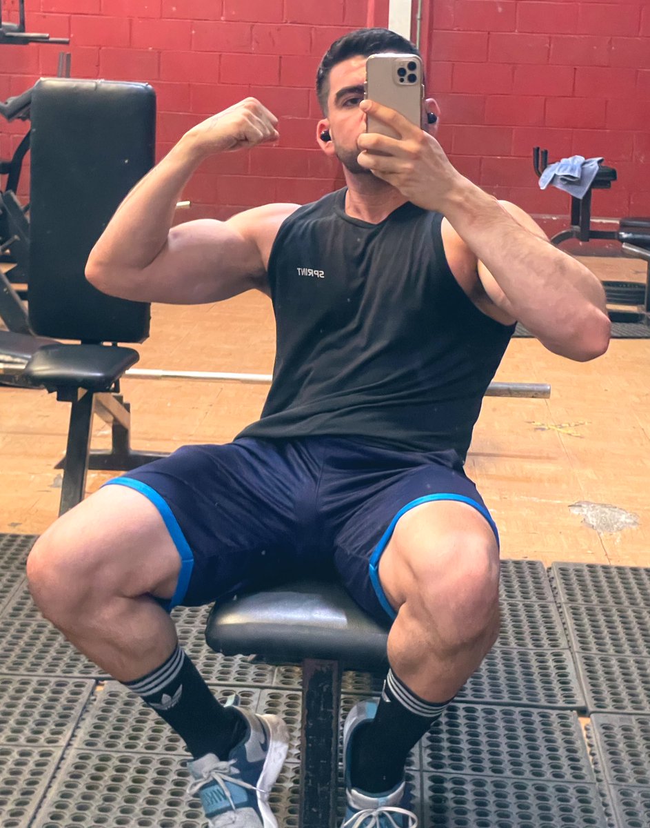alainkRRR's tweet photo. Rt si pusiste atención al bulto 😂😂🔥 https://t.co/Yw4SJu9QpQ