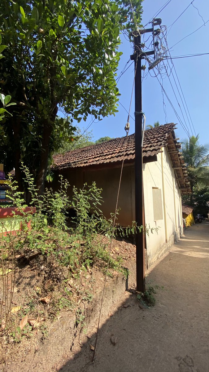 ffffa2_father's tweet photo. 4/4 आपली निष्क्रियता केवळ बेजबाबदार नाही तर संभाव्य घातक देखील आहे! खूप उशीर होण्यापूर्वी जागे व्हा आणि हा धोका दूर करा! Location Tarkarli-Malvan Consumer No. 234750003568 #PublicSafetyMatters #IncompetenceAtItsFinest
  @ceozpsindhudurg  @CMOMaharashtra  @Dev_Fadnavis https://t.co/kuY3D8YRfH