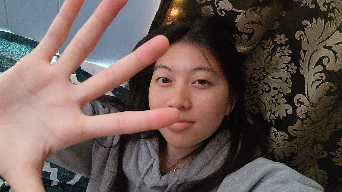 saltysierrena's tweet photo. Hi there~ I miss you ๐ฅบ๐
@JWiiverofficial
#JenaSelcaDay #JWiiver #์ ์ด์๋ฒ #Roshin #๋ก์ #Gabin #๊ฐ๋น https://t.co/qB9iGZUprR