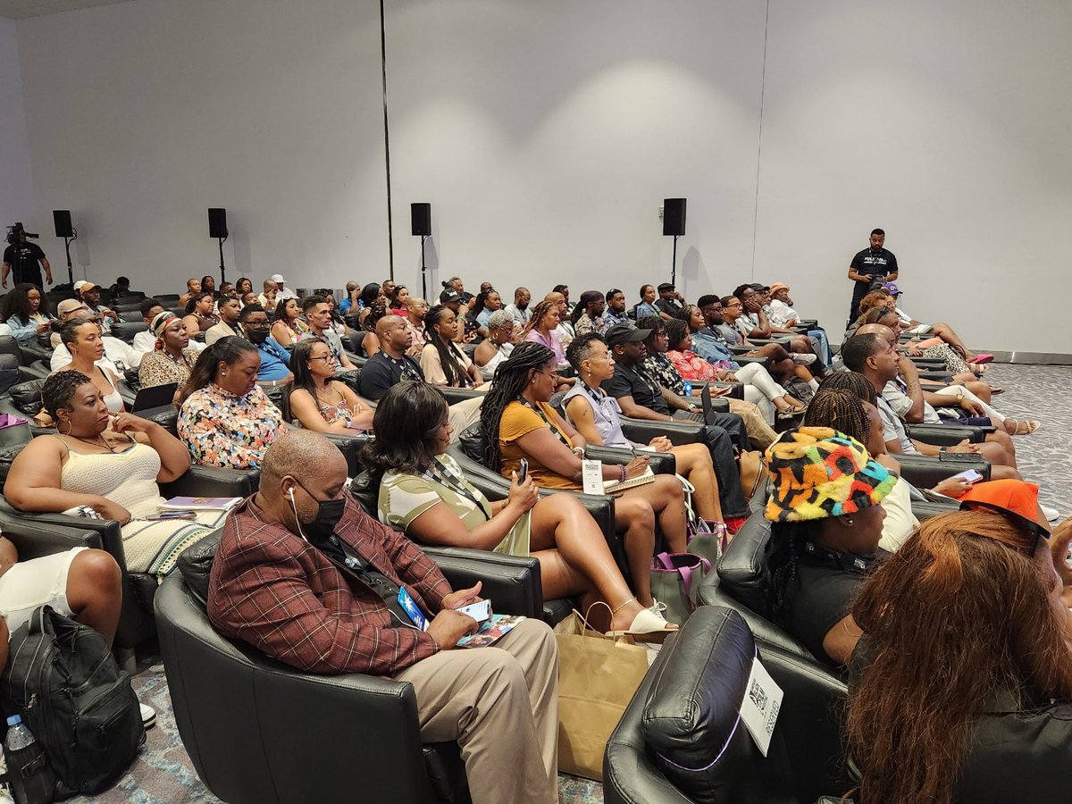 FultonFilmsGA's tweet photo. #RightNow in Miami Actor/Recording Artist/Creator #ChristianKeyes is on stage with @FultonFilmsGa telling @ABFF why
ATL in Fulton County is like a 2nd home for him. Take a
listen & check back for more!
@Fultoninfo
@FutonArts
#ABFF2023
#FilmedinFulton
#CoolPeopleHotContent https://t.co/GtE7CPnJ8E