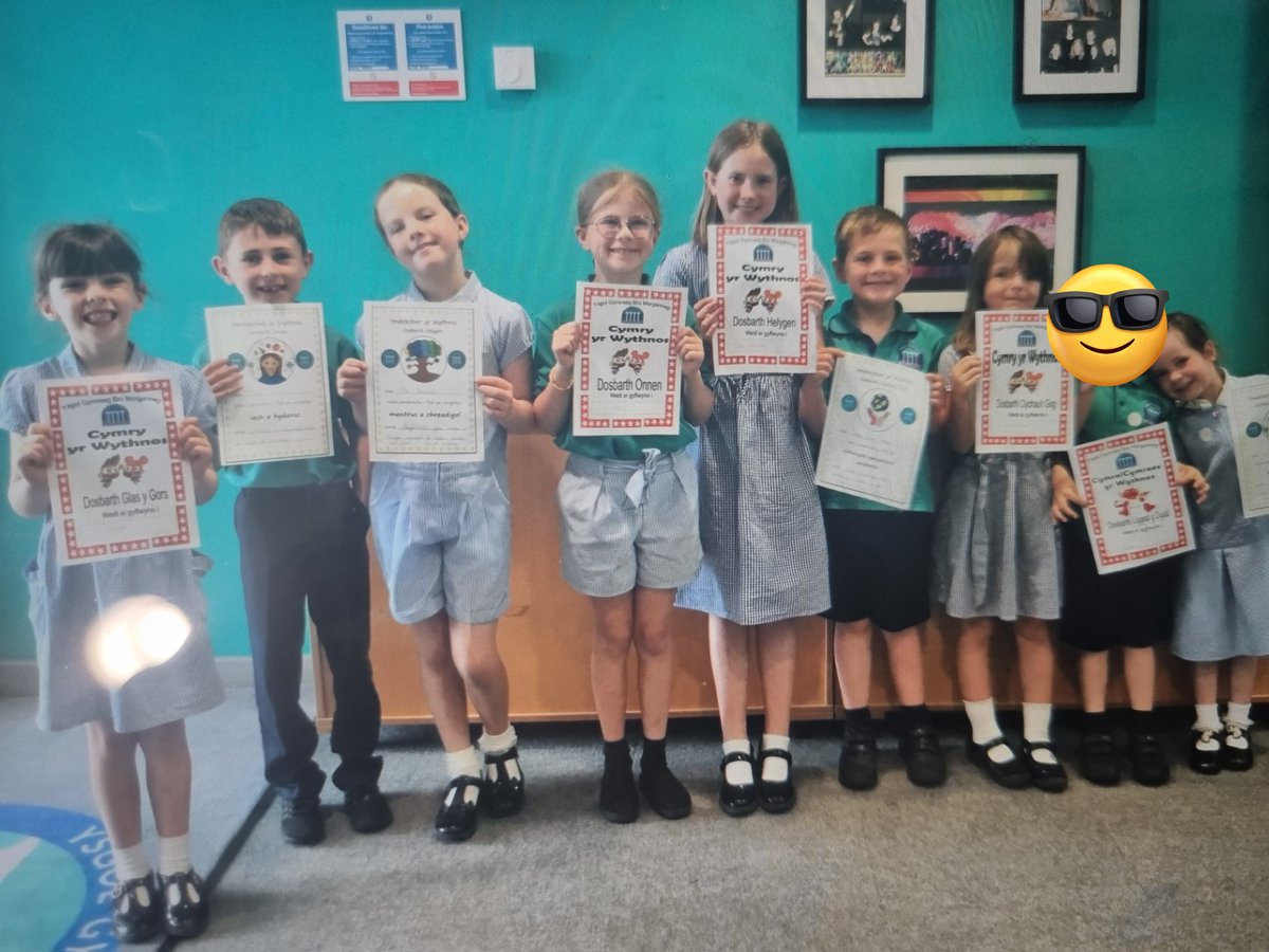 Llongyfarchiadau i ddisgyblion yr wythnos! ~ Congratulations to our stars of the week! 🌟
