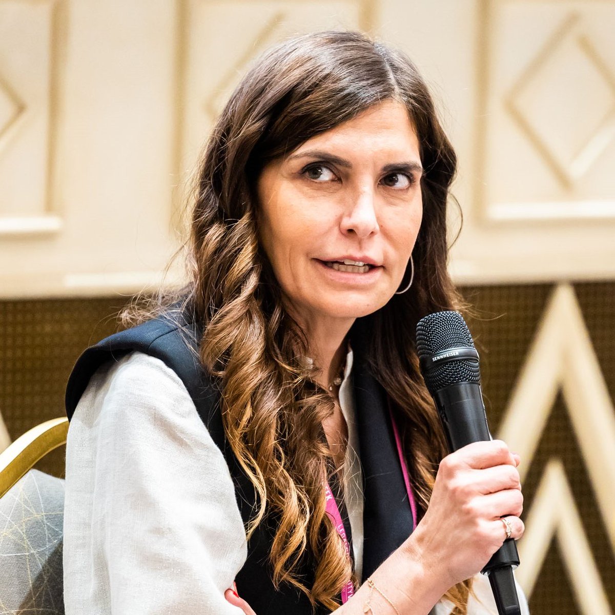 EFSolare's tweet image. 📅🗣️La nostra Head of #Legal, Vita Capria, ha partecipato alla #legalcommunityweek che si è svolta a Milano. In questa occasione ha voluto evidenziare la necessità di un quadro regolatorio chiaro per la diffusione delle #rinnovabili e gli obiettivi di #decarbonizzazione!
#gogreen