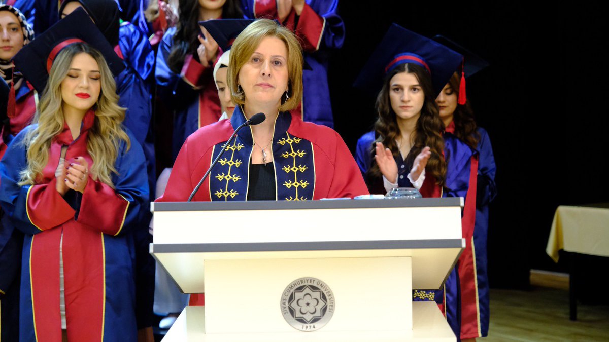 Üniversitemiz Sağlık Bilimleri Fakültesi Mezuniyet Töreni yapıldı.
Törene, Rektör Yardımcılarımız Prof. Dr. Hilmi Ataseven ve Prof. Dr. Hakan Yekbaş, Sağlık Bilimleri Fakültesi Dekanı Prof. Dr. Hatice Tel Aydın, dekanlar, müdürler, akademisyenler, öğrenciler ve aileleri katıldı.