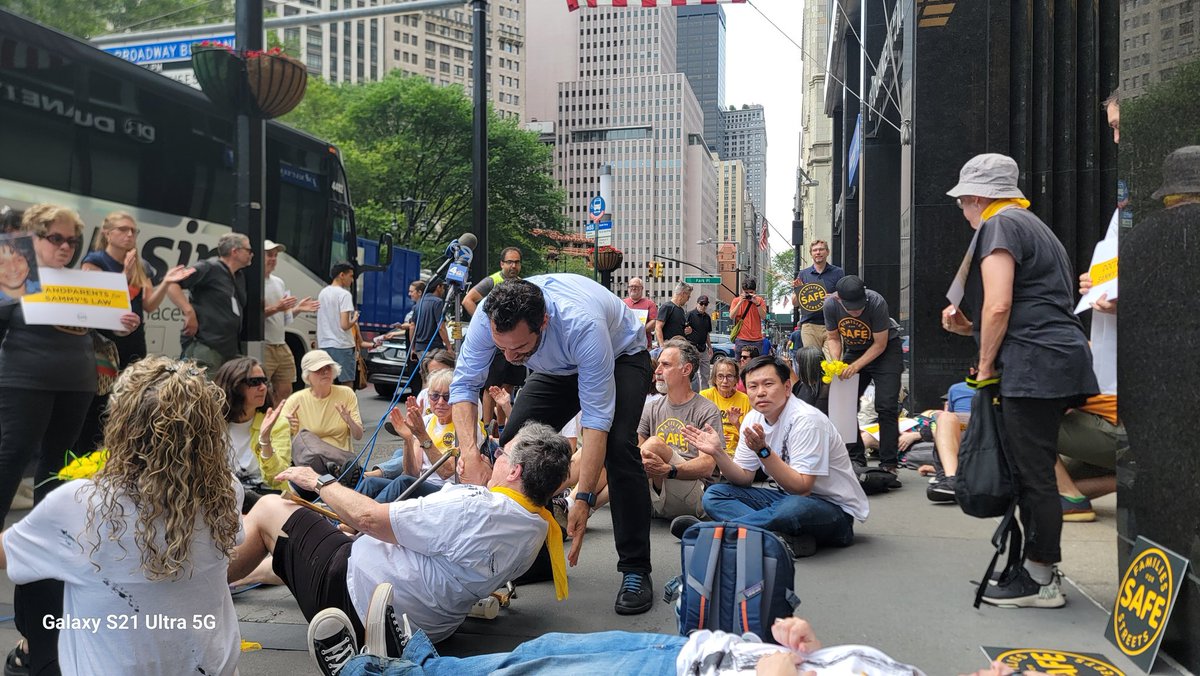 Die-In for #SammysLaw at 250 Broadway