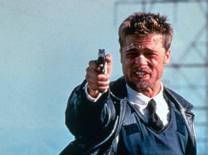 IndieWire's tweet photo. "I’m not gonna take all the guns out of people’s hands and replace them with flashlights." David Fincher on the challenges of remastering "Seven" in 4K: https://t.co/P89tUjsdGO https://t.co/IzcgImhnh4