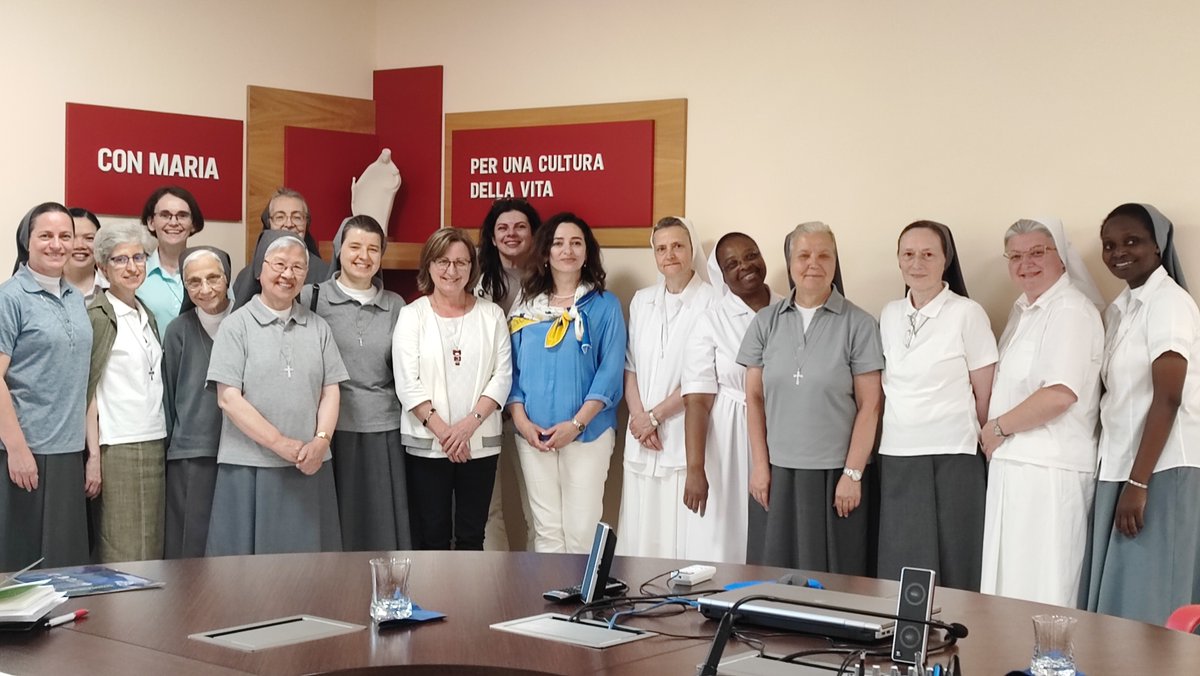 Facoltà di Scienze dell'Educazione Auxilium (@pfse_auxilium) on Twitter photo Oggi incontro con Mariola Kozubek, di <a href="/USinKatowice/">Uniwersytet Śląski</a>, e Olena Budnik e Katerina Fomin della <a href="/pnu_edu_ua/">Прикарпатський національний університет</a> dell'Ucraina. Dialogo tra docenti, ricercatrici di pedagogia, per conoscerci tra istituzioni universitarie e ascoltare chi insegna all'Università in tempo di guerra. Oggi incontro con Mariola Kozubek, di <a href="/USinKatowice/">Uniwersytet Śląski</a>, e Olena Budnik e Katerina Fomin della <a href="/pnu_edu_ua/">Прикарпатський національний університет</a> dell'Ucraina. Dialogo tra docenti, ricercatrici di pedagogia, per conoscerci tra istituzioni universitarie e ascoltare chi insegna all'Università in tempo di guerra.