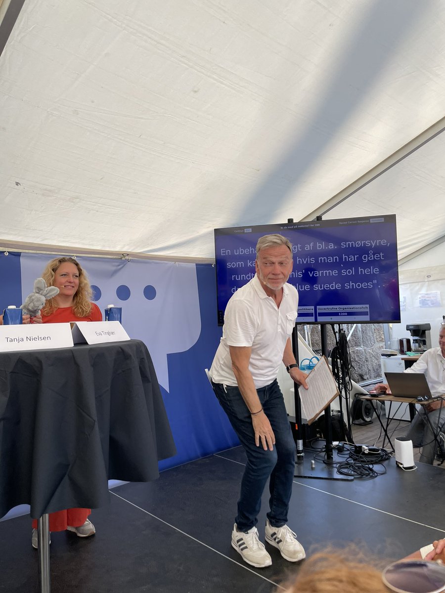 Danske Fodterapeuter (@fodterapeuterdk) on Twitter photo Tillykke til årets sundhedspolitiske jeopardymestre <a href="/Sofiedebrette/">Sofie de Bretteville Olsen</a> og <a href="/BusterReinhardt/">C. Buster Reinhardt</a> 🥳 Og tak til alle deltagere <a href="/LykkePetri/">Anette Lykke Petri</a> Steen dalsgård Jespersen <a href="/EvaTingkaer/">Eva Tingkær</a> og <a href="/Tanifoa74/">Tanja Nielsen</a> for godt humør og kampgejst <a href="/SoerenKaster/">Søren Kaster</a> #sundpol #fmdk Tillykke til årets sundhedspolitiske jeopardymestre <a href="/Sofiedebrette/">Sofie de Bretteville Olsen</a> og <a href="/BusterReinhardt/">C. Buster Reinhardt</a> 🥳 Og tak til alle deltagere <a href="/LykkePetri/">Anette Lykke Petri</a> Steen dalsgård Jespersen <a href="/EvaTingkaer/">Eva Tingkær</a> og <a href="/Tanifoa74/">Tanja Nielsen</a> for godt humør og kampgejst <a href="/SoerenKaster/">Søren Kaster</a> #sundpol #fmdk