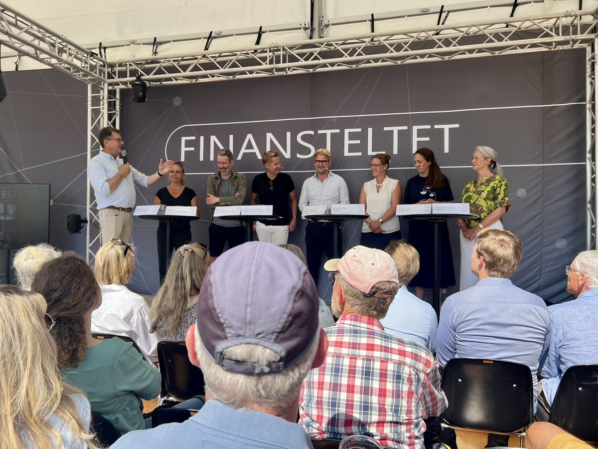 Vi slutter dagen i Finansteltet af med forsamlingshus om bureaukrati og byrder - <a href="/KjeldGosvig/">Kjeld Gosvig-Jensen</a> stod i spidsen for et veloplagt panel - tak for at stille op til debatten 👍 #fmdk