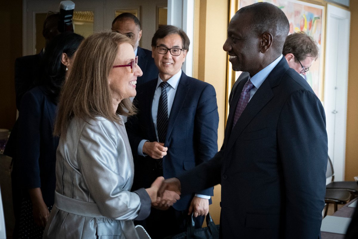 RGrynspan's tweet image. Exceptionally positive meeting with H.E. Mr. @WilliamsRuto, President of the Republic of #Kenya.

@UNCTAD and the @StateHouseKenya will continue working together to advance national priorities, with a special emphasis on climate change investment.