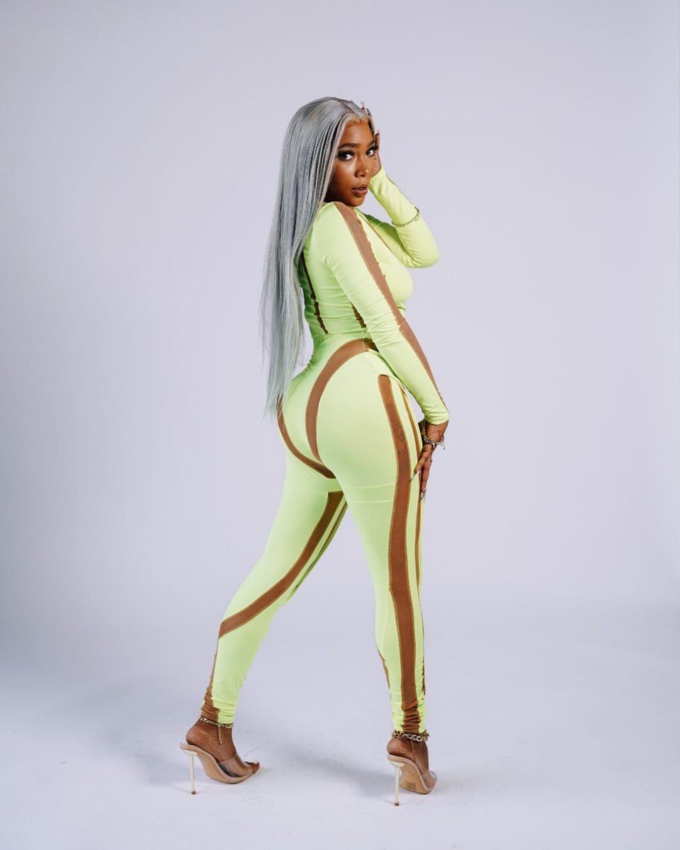 TeeCee_RouLette's tweet photo. Serene Beauty
@KyybaMusic #TheATG #TeeCeeRoulette #MusicRelease #HipHop #Rap #300E #RapSong #TeeCeeWork https://t.co/YTn7M48EWD