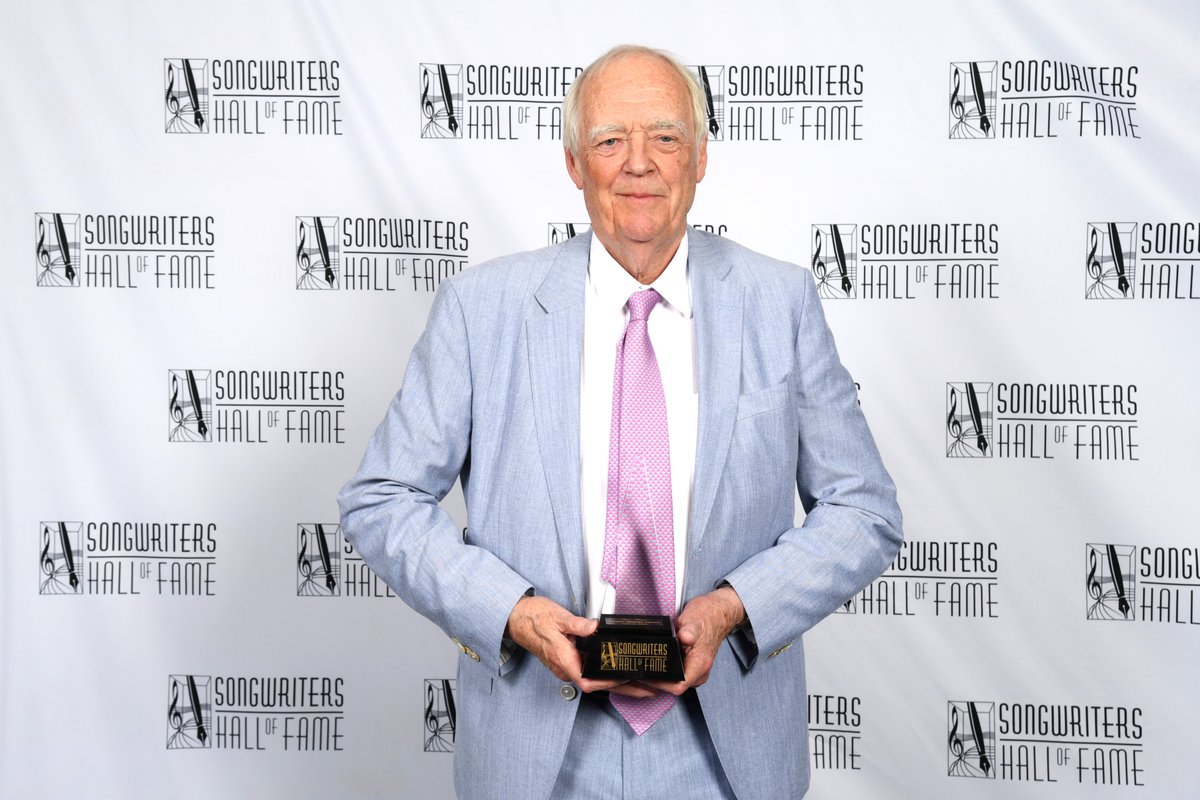 Congrats @sirtimrice on receiving the 2023 Johnny Mercer Award at our #SHOF2023!