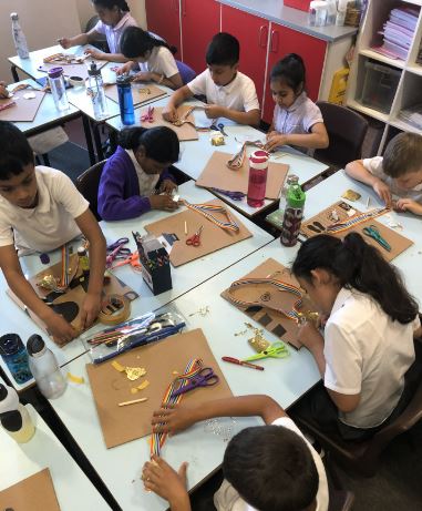 We were fortunate to have a visit from Samantha Chilton, who famously worked on the Staffordshire Hoard, visit us this week. Year 4 used copper and brass to produce badges and medals in an Anglo-Saxon style. <a href="/ArtistsIR/">Artists in Residence</a> <a href="/GsmithsCentre/">The Goldsmiths' Centre</a>