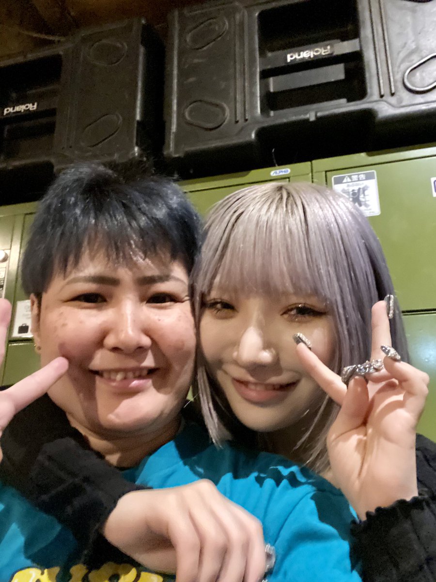 CapType's tweet image. 私得でしかないライブでした！！⸜(*´꒳`*)⸝
#CHACHI
#NYANPIPI
#ジョナゴールド