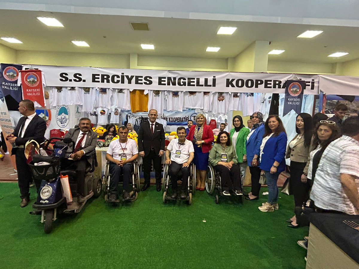 serapsulekalinn's tweet photo. “BEN DE VARIM” diyerek ürettikleri ürünlerle hem aile, hem şehir, hem de ülke ekonomisine katkıda bulunan kıymetli hanımefendilerimizi ve kadınlarımıza 8 ay içerisinde 22 Kooperatif kurdurmak suretiyle gönendiren, yol açan, emek veren kıymetli Valimiz Gökmen ÇİÇEK’i tebrik ederim.