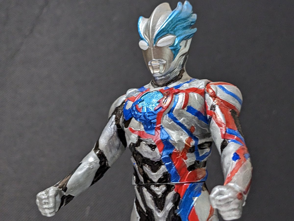 ブレーザーのソフビ塗装したよー マジで塗るのが大変だったわ