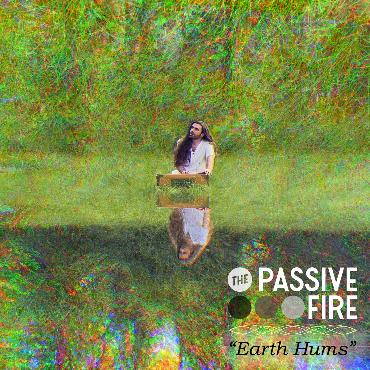 "Earth Hums" is out today. My 4th release is a peaceful meditation for connectedness on harmonium with wordless vocals. I'd love for you to give a listen! snd.click/1tne
💙🌎😌
