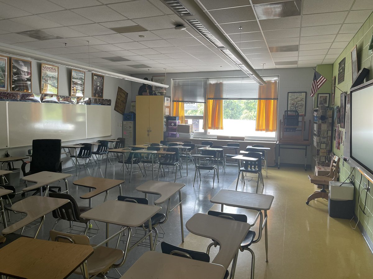 Congratulations to the Class of 2023! I wish you well. See everyone else next year in 232! <a href="/YorktownSentry/">Yorktown Sentry</a> <a href="/Principal_YHS/">Dr. Kevin Clark</a> <a href="/MsPorterAPS/">Laura Porter</a>