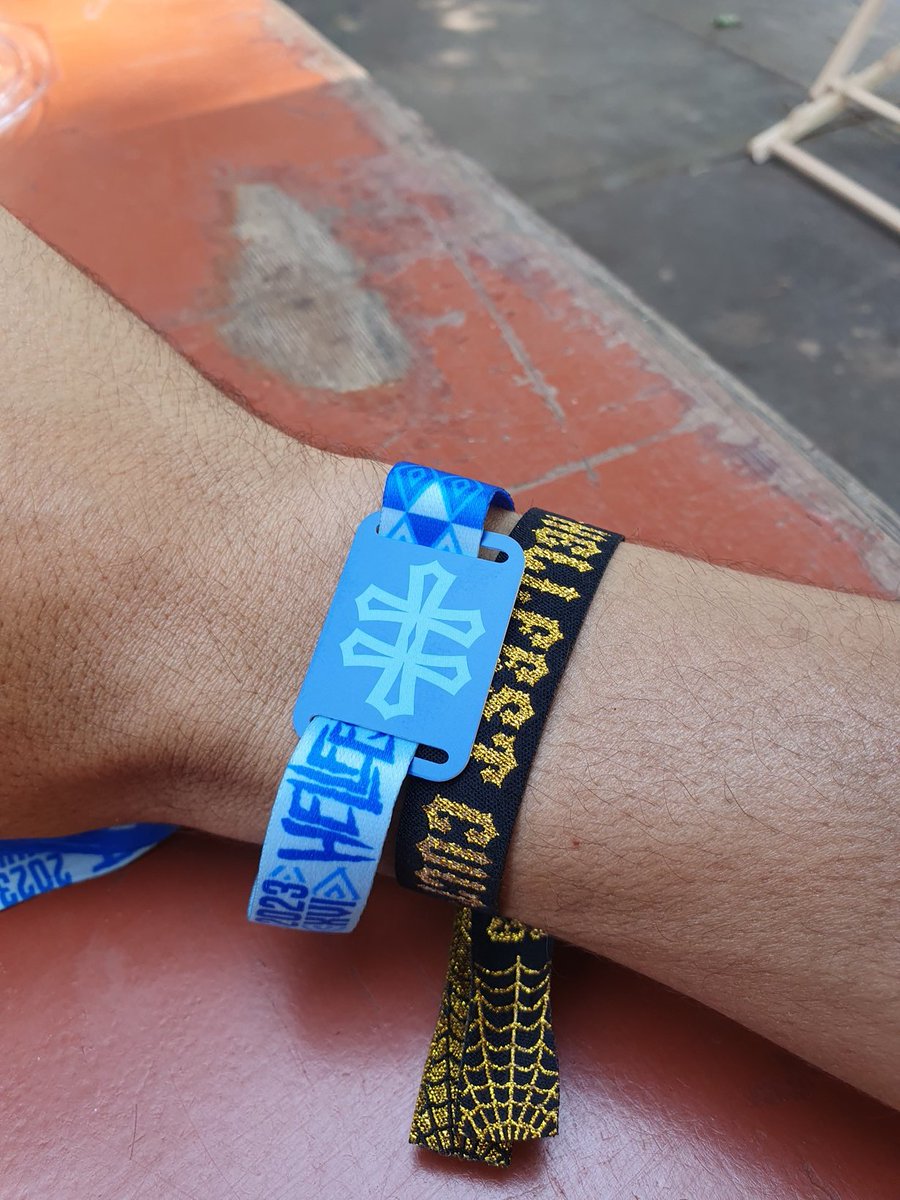 Rikourno's tweet photo. Et avec ça, le cadeau d'anniversaire en avance : l'accès au Hellfest Cult https://t.co/jn6BXEpFuu