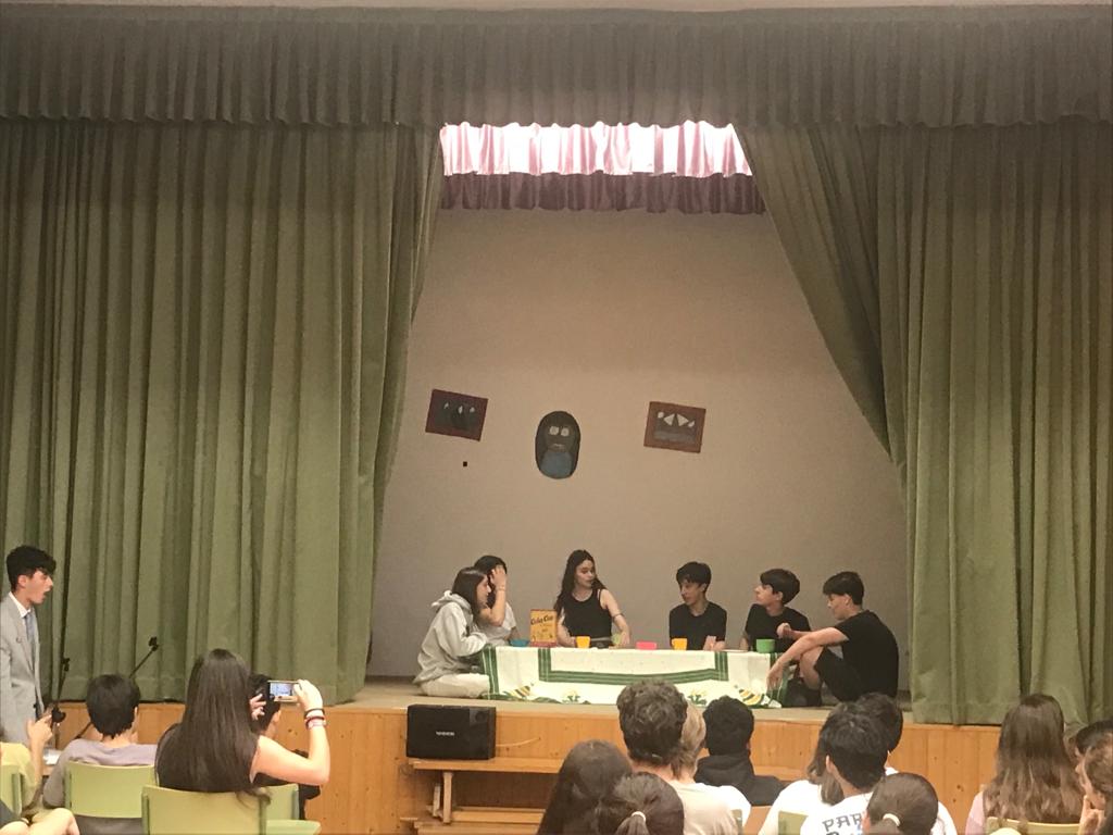 vicenv2's tweet photo. #Teatro Hoxe representouse "Salvade a Rosalía”, obra escrita e escenificada polo alumnado de 3° ESO A.  Por fin se fixo realidade o desexo de Rosalía de Castro! https://t.co/xF3o4dcvOK