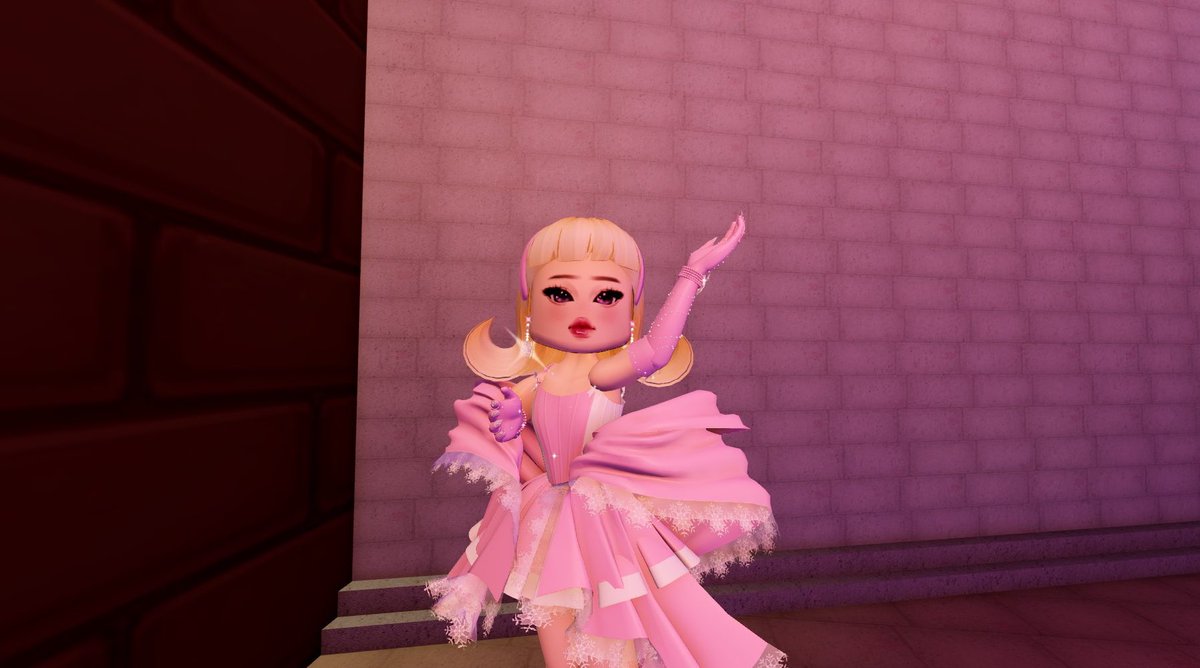 rebeccaxrvxole's tweet photo. one like wins a got item 

follow + 🔄

stay active
#royalehigh https://t.co/7C8suGktjZ