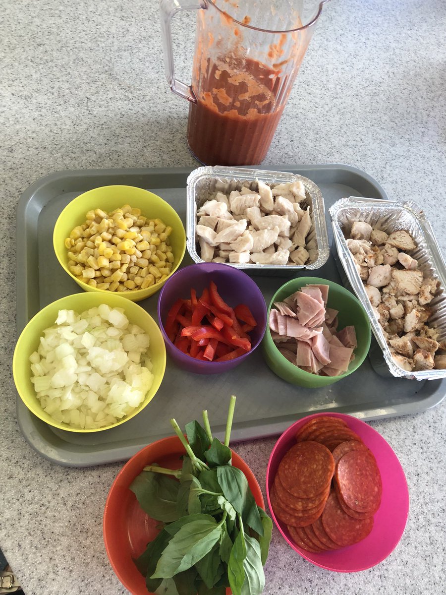 SL_THS_HE's tweet image. Outdoor learning at its best #functionalproperties pizza making with S4 and S5 HFT in the sunshine ☀️ putting our theory into action 🍕🍕🍕@SL_TrinityHS