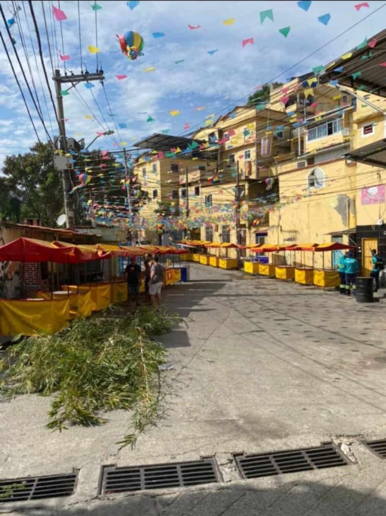 Tudo sendo preparado pro arraia na coroa 🥳👑