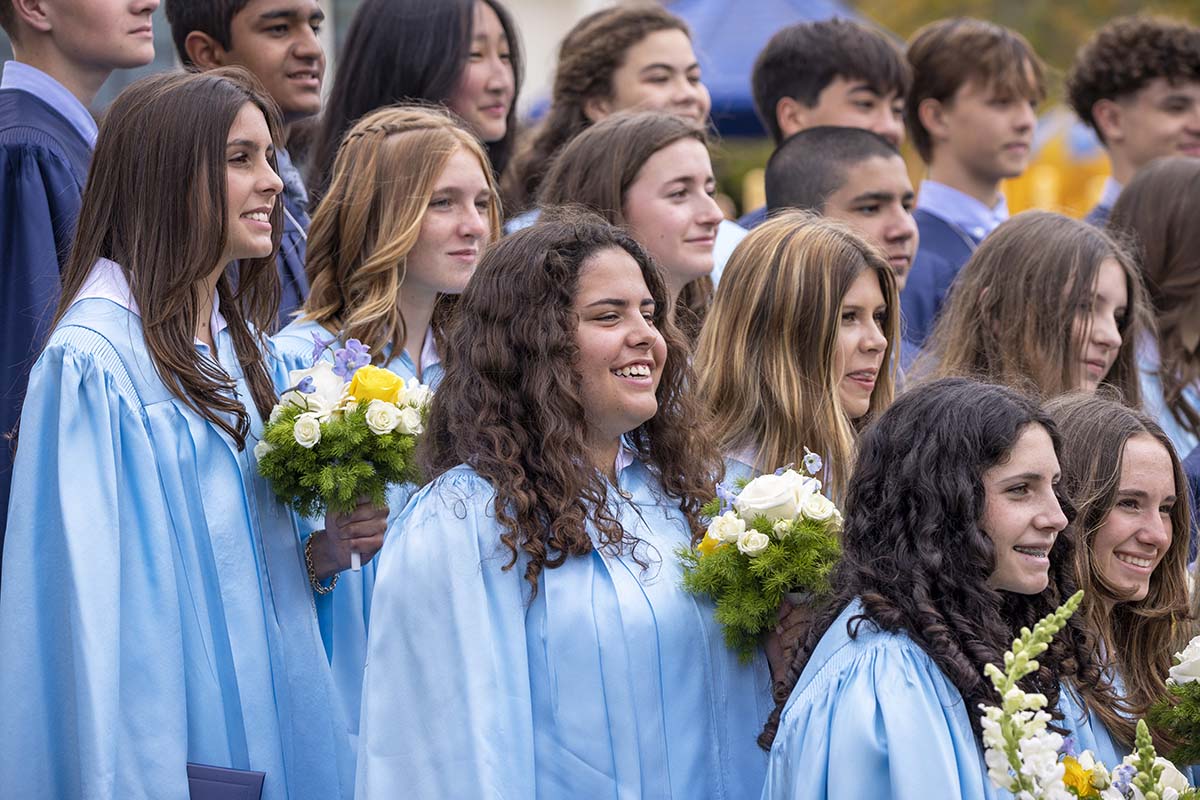 Graduation photos are here! 🎓 Congratulations to the Class of 2023 -- we're so proud of you!

Photos >> bit.ly/scmiddleschool… 

Read about the ceremony >> bit.ly/lmsgrad2023 

#catalinakidscan #santacatalinatrue