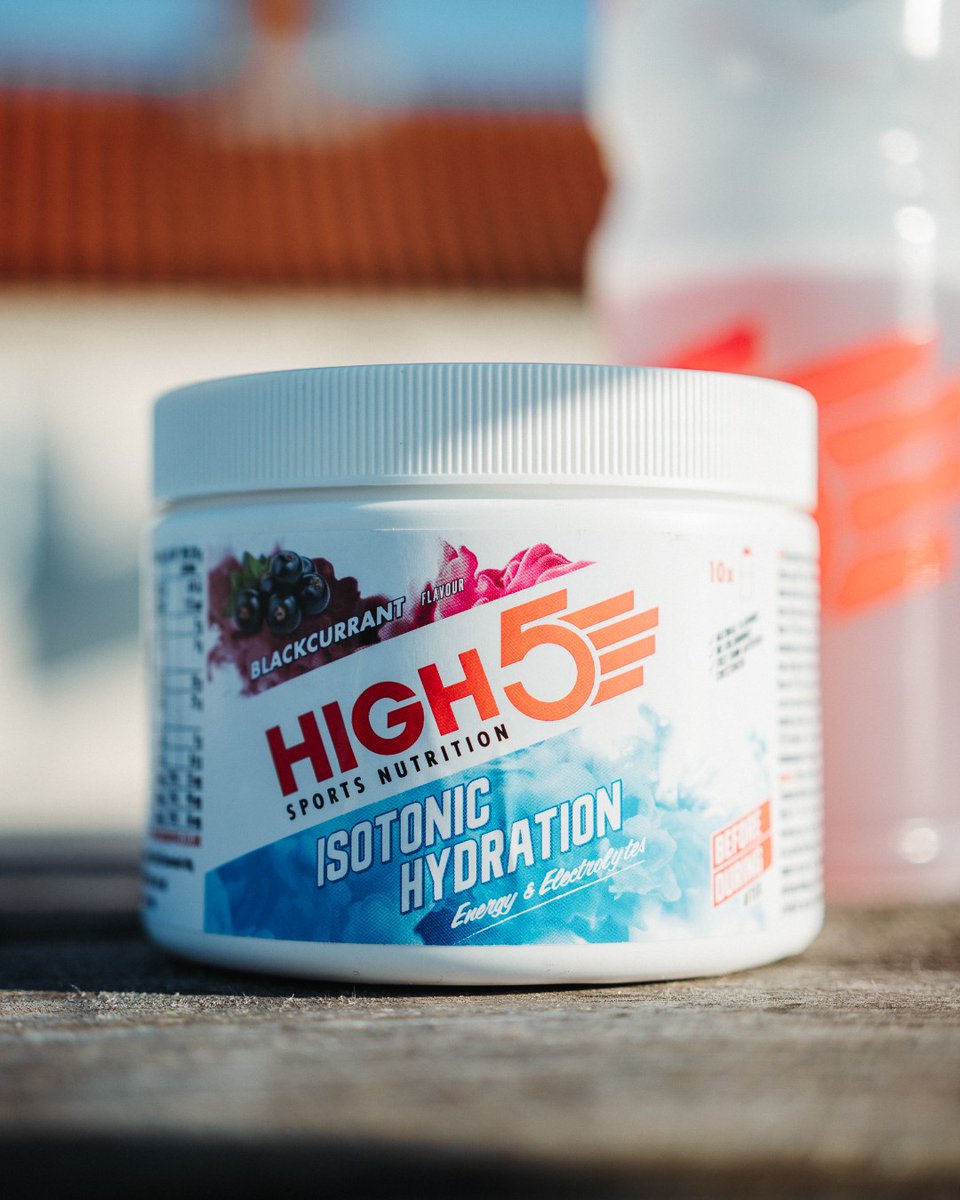 It's the perfect weekend for summer hydration! ☀️ Let's hope that this good weather lasts! Make sure whatever you're doing you are having fun and hydrating! 💦🖐🕶 Comment below your weekend plans - exercising or resting? 😌 #summer #hydration #HIGH5fuelled