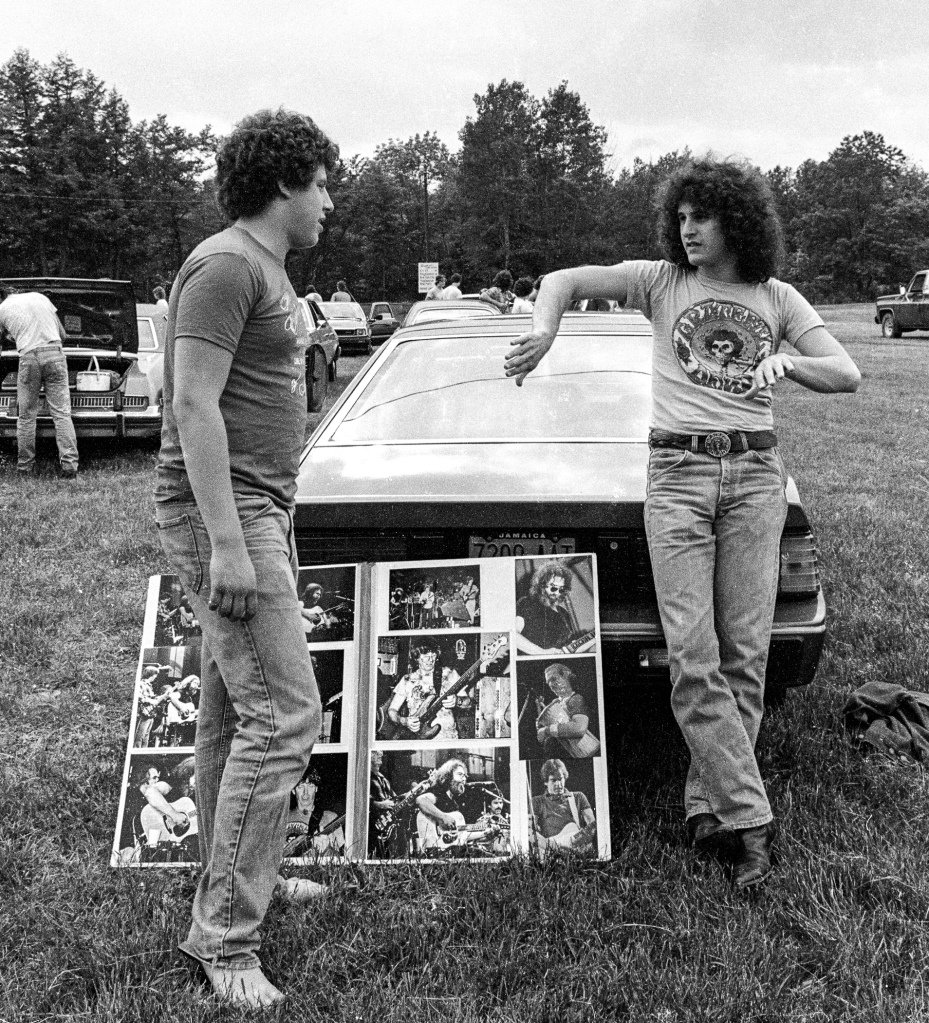 GratefulDeadSub on Twitter "RT CPapasergio Bob Minkin selling his