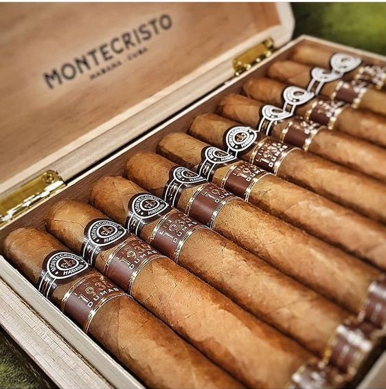 Montecristo Dumas, Linea 1935

Thecigarshouse.com

#cigars #cigar #botl #cigarsociety #cigarlife #sotl #cigaraficionado #cigarshop #cigarstyle #cigarlover #cubancigars #topcigars #thecigarshouse