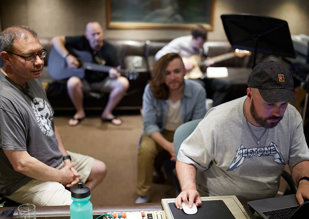 SongwritingMag's tweet image. Enter our competition with @pro7ectmusic for a chance to join producer @gethinpearson on a collaborative Songwriting Masterclass at @rockfieldstudio in Wales... 

songwritingmagazine.co.uk/competitions/p…

#competition #songwritingmasterclass #songwriting #pro7ect #rockfield