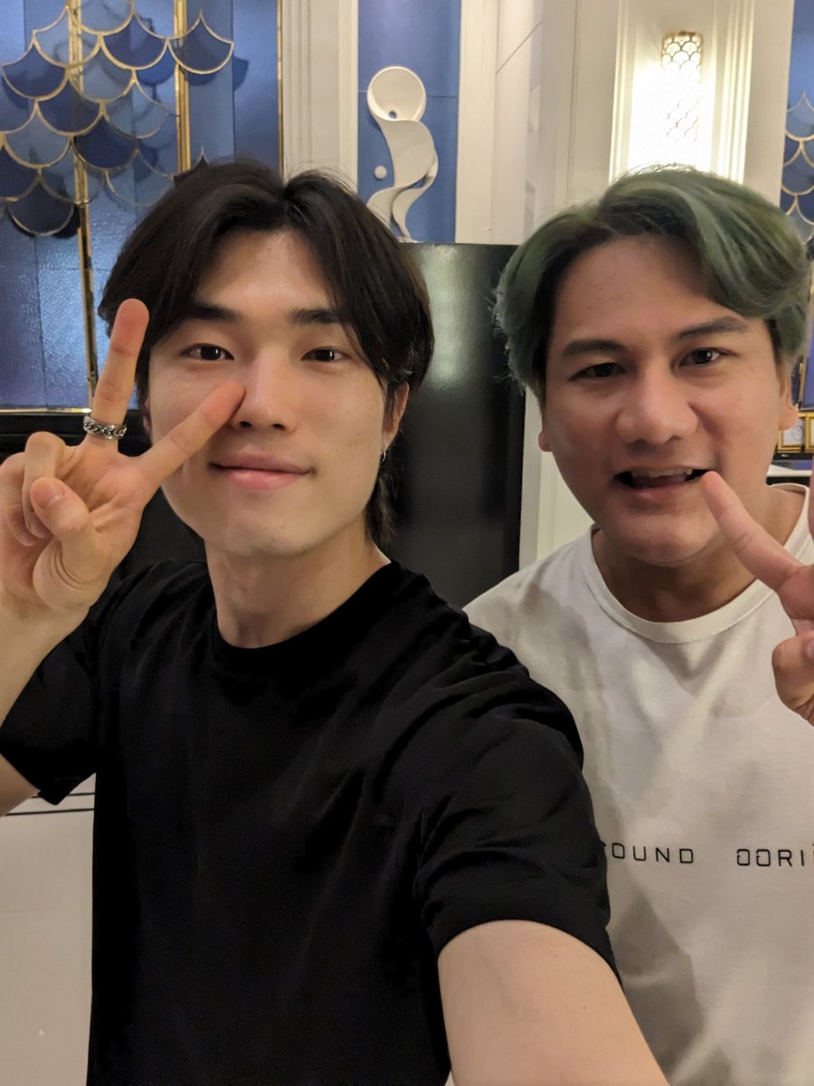 KhunOteetawat's tweet photo. #WaveToEarthLiveInBangkok2023
#VERYLIVEWAVETOEARTH
#wavetoearth https://t.co/hYSWRajP2D