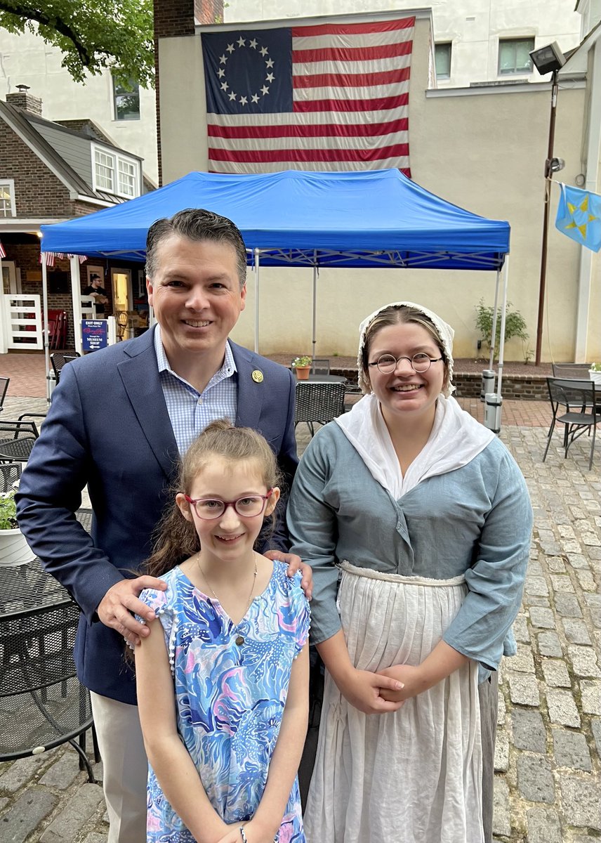 RepBrendanBoyle's tweet image. We had a wonderful time visiting ⁦@BetsyRossHouse⁩ and raising the flag. Proud to represent this historic site in my congressional district. #PA2 ⁦@HistoricPhilly⁩