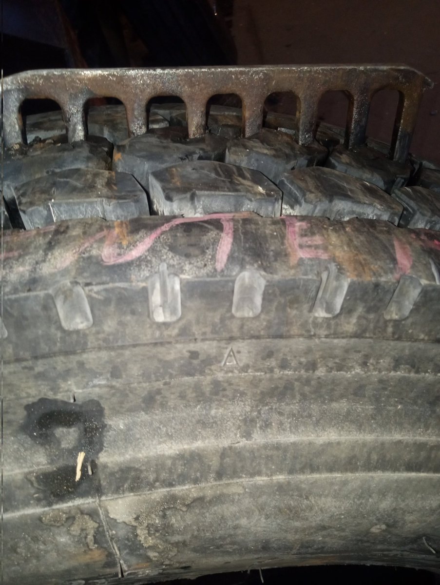 yenterfarms's tweet photo. Remember folks.... don't forget to rake your drive tires!
#cantmakethisshitup
#almostnew https://t.co/29emLd7Wyb
