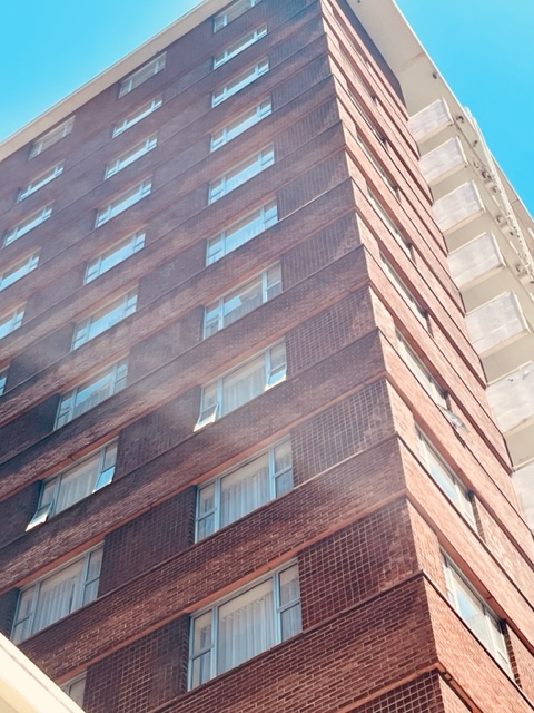 Whether it's a small bungalow in a historic neighborhood, a business in the suburbs, or a large building in the heart of Portland, our team can help with window &amp; door installation! We have 25 years of experience helping home &amp; business owners upgrade their spaces! Call us today!