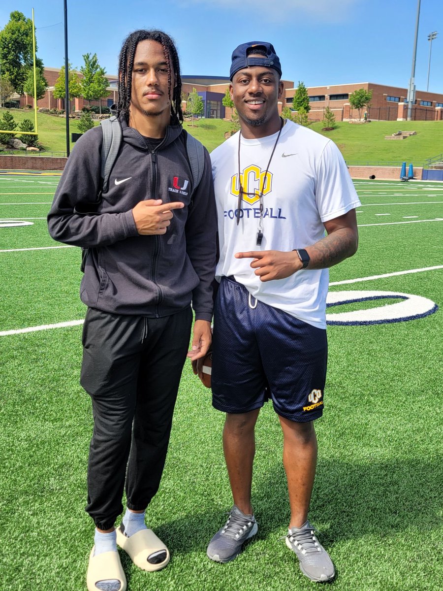 DMarshall04's tweet photo. #AGTG after a great conversation with @CoachMcGuire_ and @_CoachNeal_ I’m blessed to say I have received my FIRST OFFER from the University of Central Oklahoma #RollChos 🔵🟡!! @AdamDorrel @_CoachDonald @CoachDDudley @CoachReed_ @HScarJr2 @UnionFootball @recruit_unionfb https://t.co/EdSiEp0rPJ