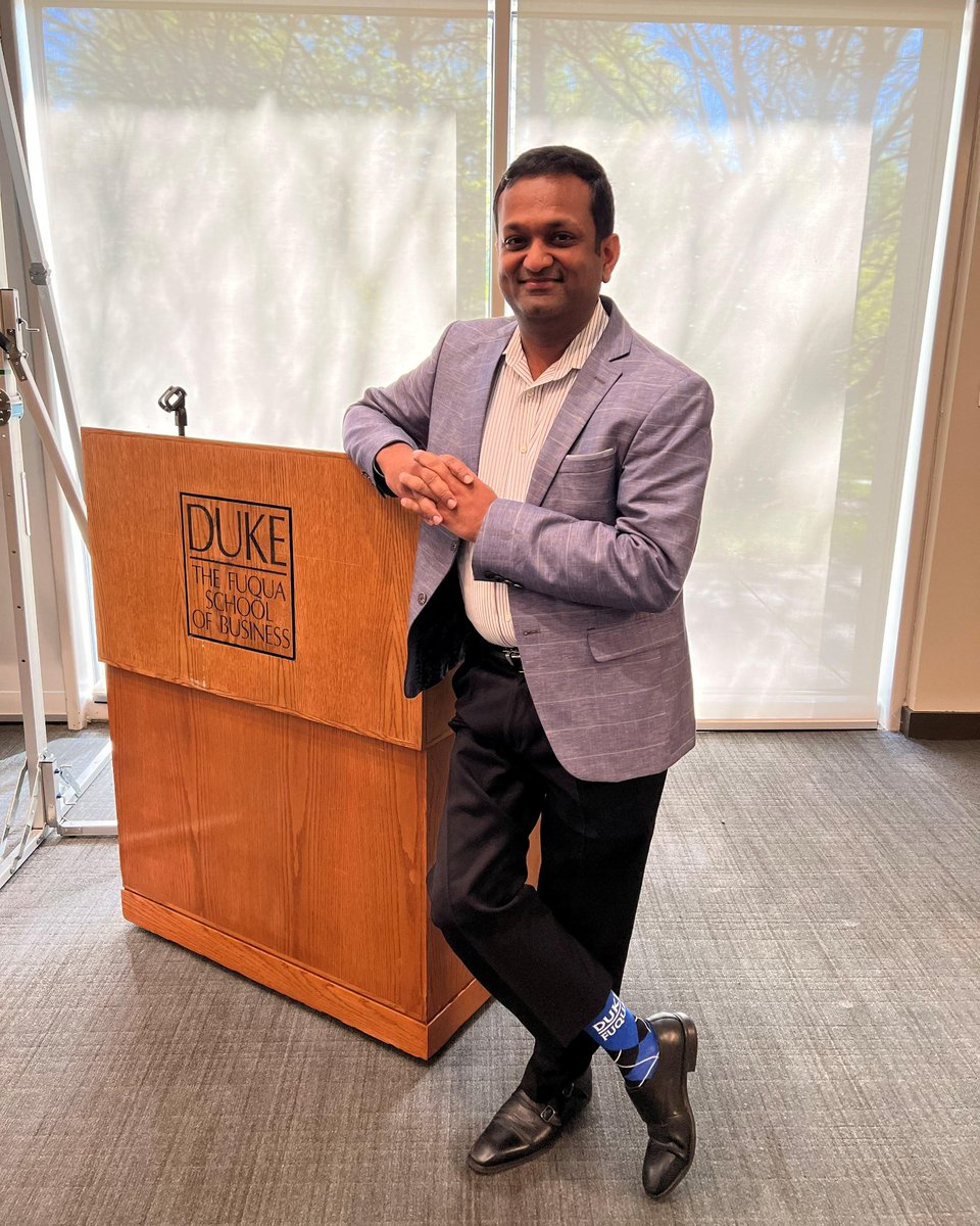 FuquaAlumni's tweet photo. Only two weeks left to make your FY23 donation to the Fuqua Annual Fund! Join us in making a meaningful impact and creating a brighter future: https://t.co/tCV5fuBS5p #FuquaStepsUp socks modeled by Gautam Aggarwal MBA '05 🧦
#FuquaFamily #TeamFuqua #FuquaAlumni https://t.co/QNe3lQSgwo