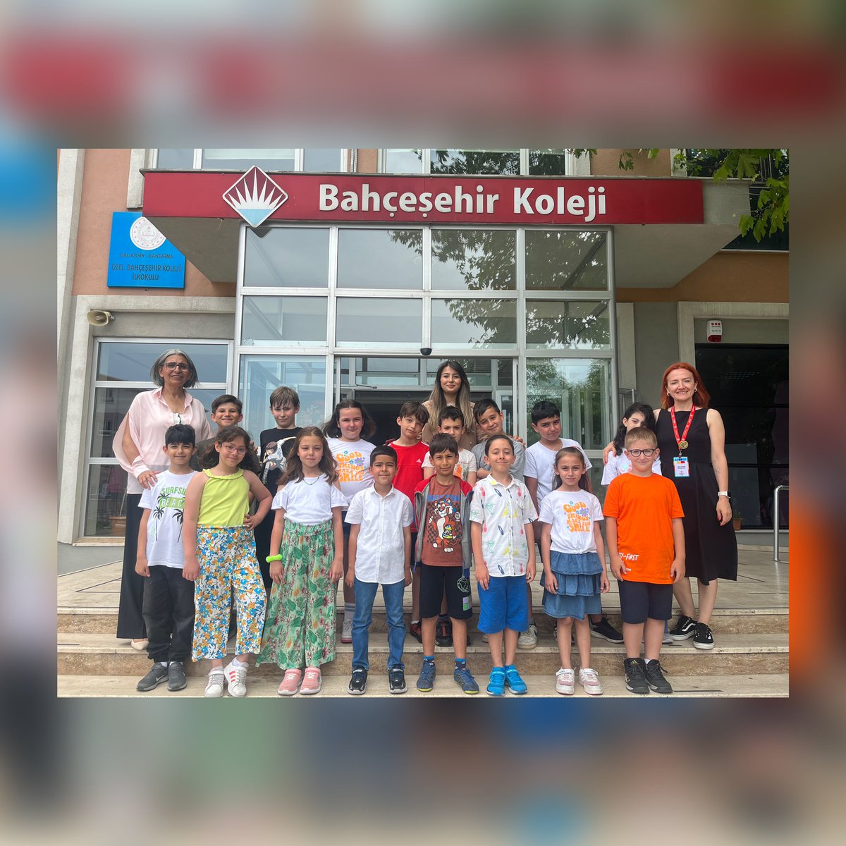 BKBANDIRMA's tweet photo. 2022-2023 Eğitim Öğretim yılı ilkokul öğrencilerimizle sene sonu hatırası💙❤️

#bahçeşehirkoleji https://t.co/Ytkf7lYlrA