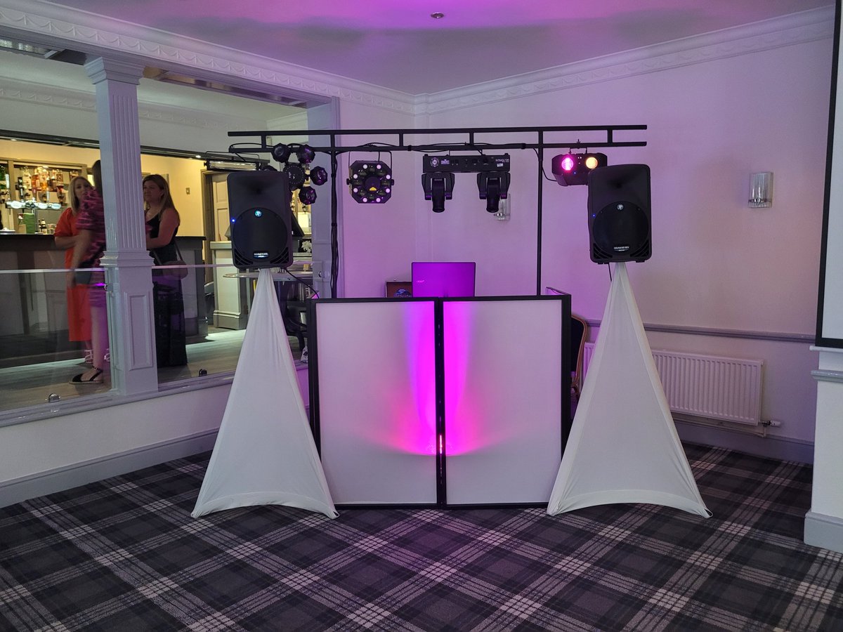 VikingDisco's tweet photo. Parc Golf Club in Newport tonight x https://t.co/6XBR430DGo