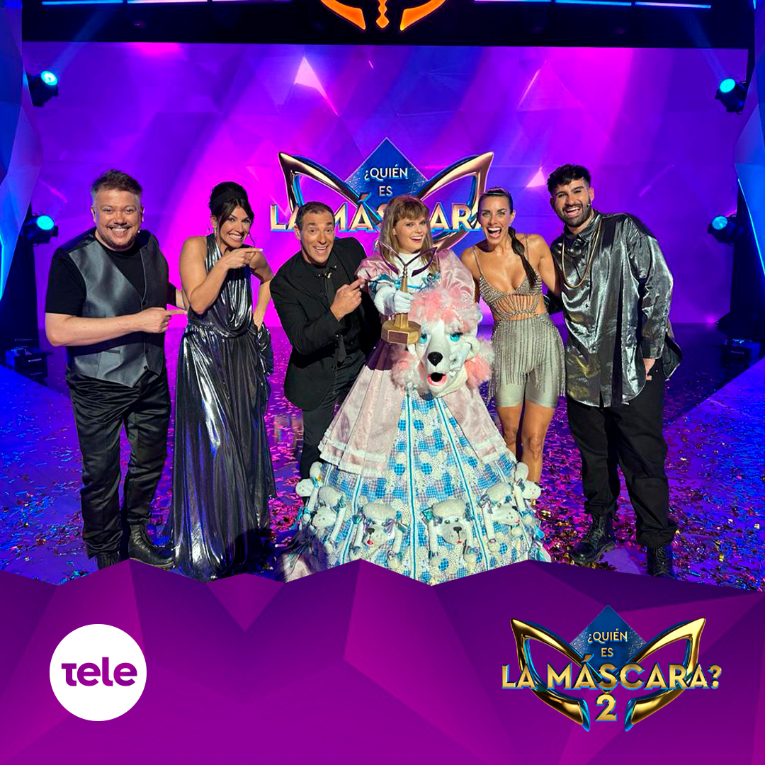 📸📺 Una gran actriz y conductora, que nos sorprendió con su voz en cada salida al escenario😍🎤

¡Vino #Caniche🐩 y se fue <a href="/annasofiaok/">Annasofia Facello</a>! 🤩 #LaMáscaraUY 🎭 <a href="/teledoce/">𝗧𝗲𝗹𝗲𝗱𝗼𝗰𝗲 📺</a>