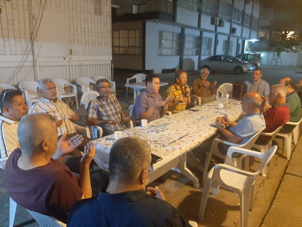 #Seyhan İlçemizde  ebediyete irtihal eden okul ve sınıf arkadaşım Mustafa Gürdal'ın babası  Durmuş Ali Gürdal 'ın cenazesine katıldık. Taziye yerinde de bulunarak ailece çok sevdiğimiz bir ailenin acısına ortak olmaya çalıştık.

Allah rahmet eylesin, mekânı cennet olsun inşallah