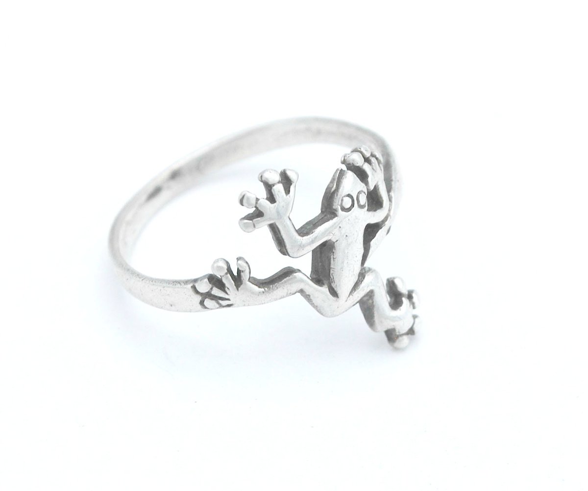 Sterling Frog ring size 8 1/2 silver Figurine band ring #SterlingRing #SterlingSilver 
$28.00
➤ etsy.com/listing/759874…