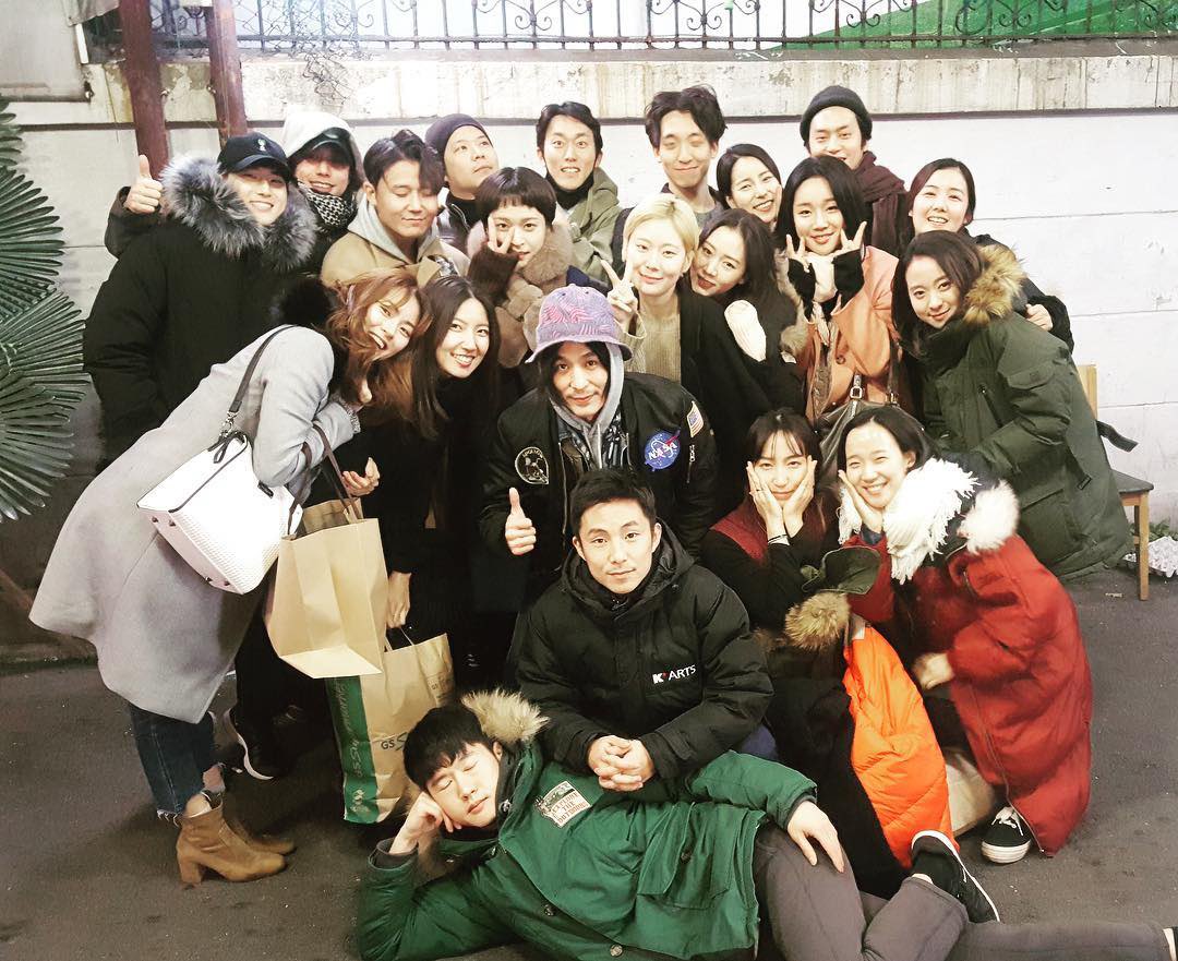 세종에 나란히 붙어 있는 한예종 09학번 김준면 이경미 멋지다 🩵