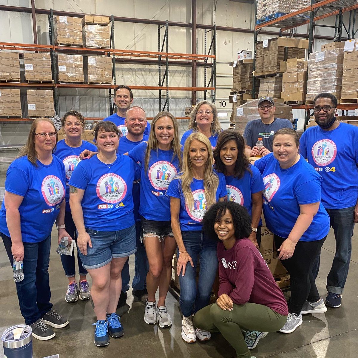 Jillian and Ryan had a great time volunteering at the @midwestfoodbank alongside their newsroom co-workers! 

#nexstarcares #foundersday