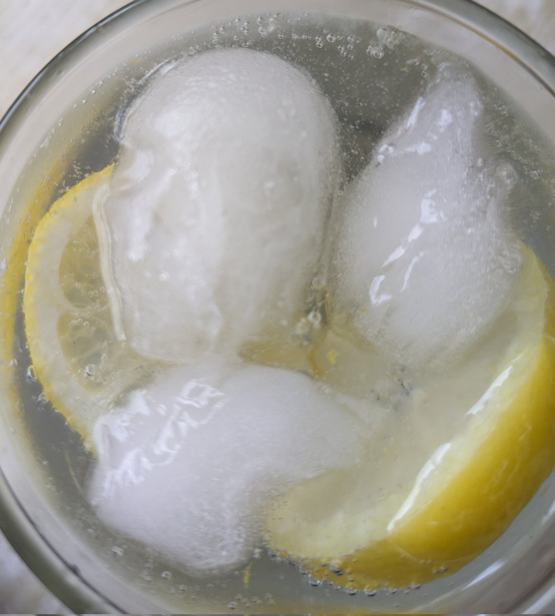 #ginoclock This evening's G&T is Harrison from Aldi. ( Which I think is better than Hendricks £15.99) with Ridge Valley tonic £2.19 for 8 cans) with skull ice cubes mixed with fresh & frozen lemon slices. @Co_Passenger Happy Friday everyone.