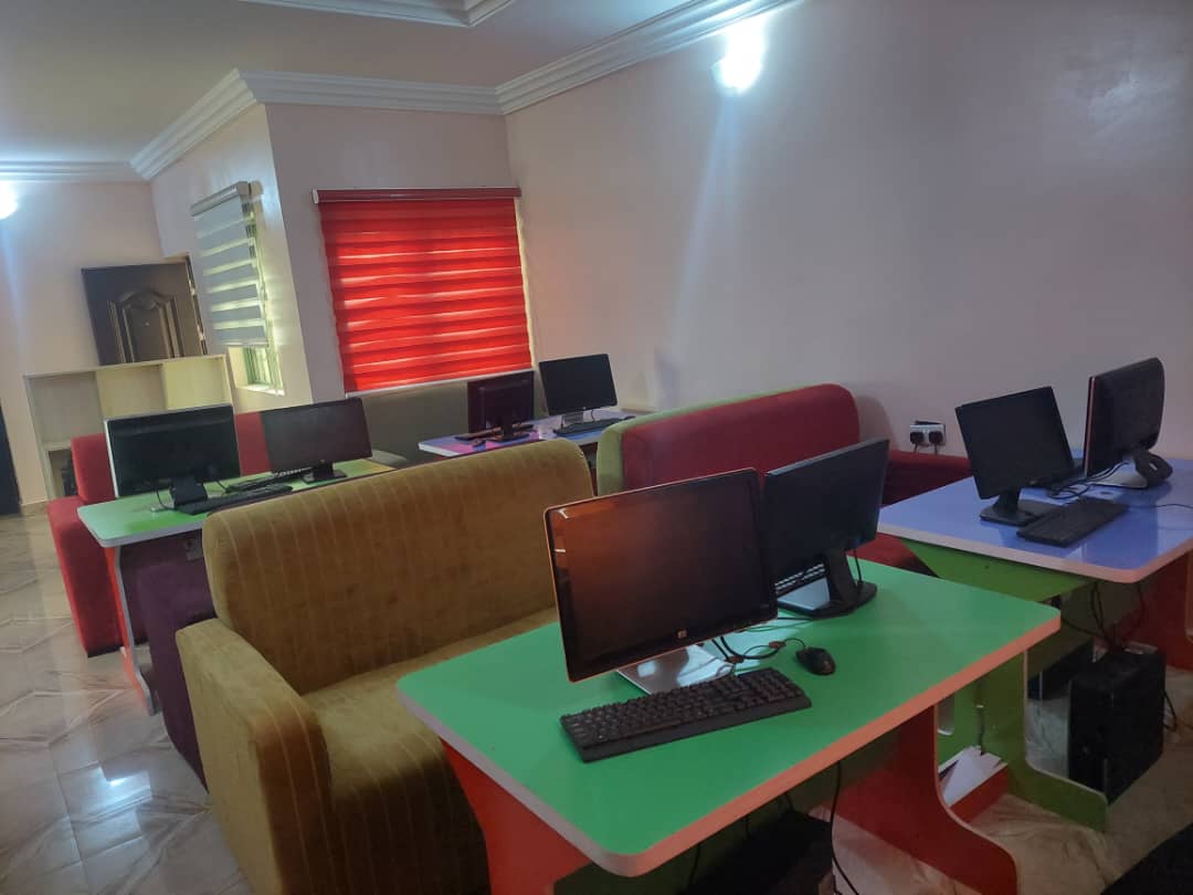 Plus, our co-working space is perfect for collaboration and creativity.
Address: No. 36 Ukewende Street, along Edward Ujege Street High-Level.

Tel:
 +2348069710658
+2347061660756
#SpaceAI #InnovationHub #DigitalLearning #BenueTwitter