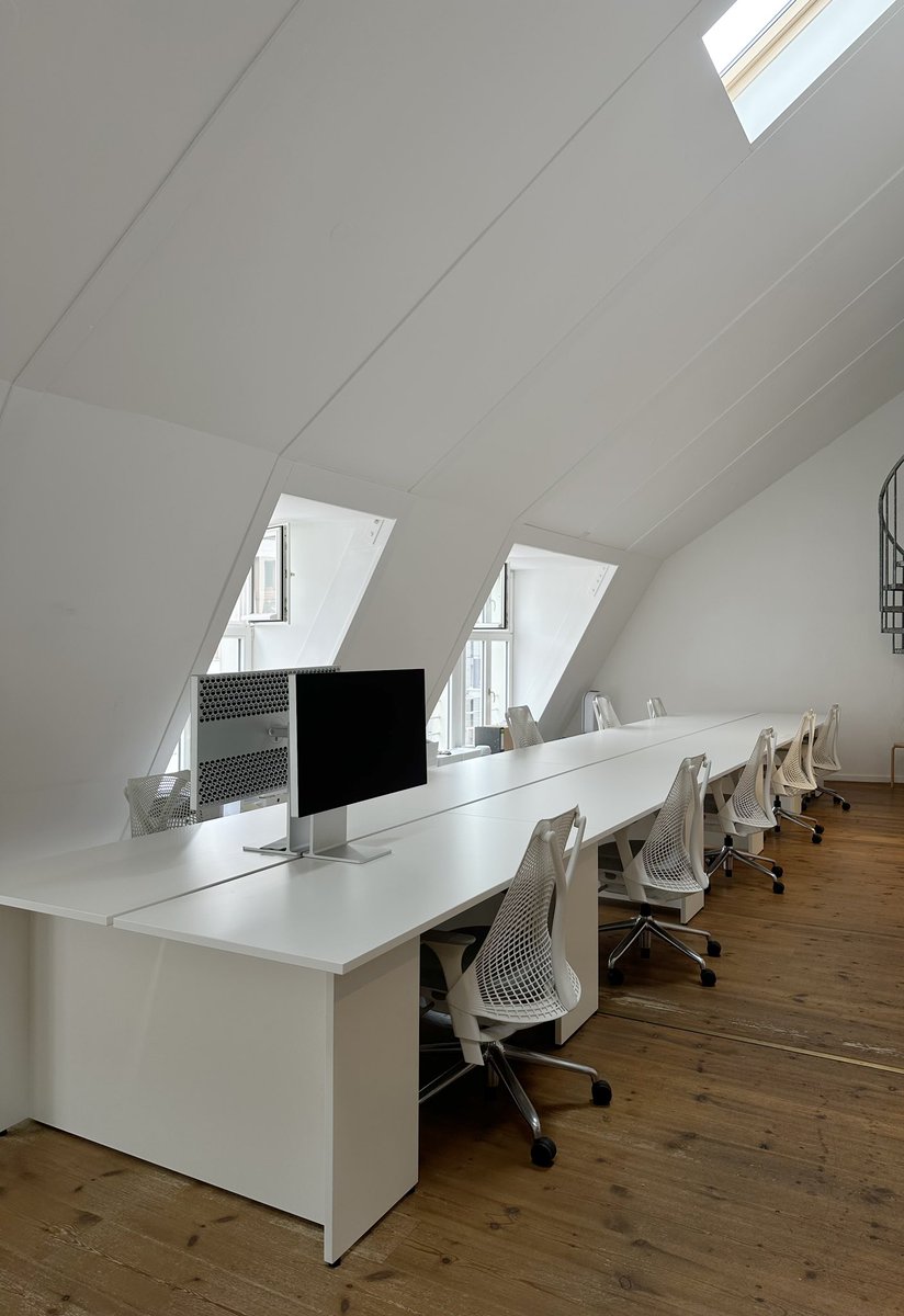 New workbench for the team 💕