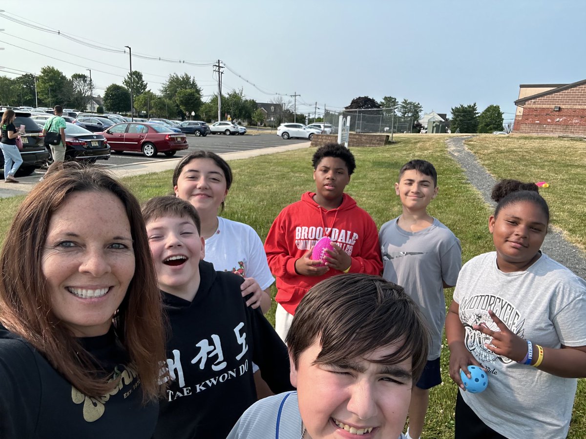 Eileen Hoff tweet media