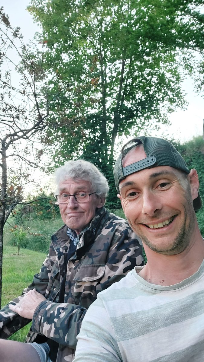 WCWergea's tweet image. Alles en iedereen is weer veilig thuisgekomen, we hebben veel plezier gehad en sluiten deze week af met een diner bij Duhoux. Wij willen de begeleiding bedanken voor al hun zorgen de afgelopen dagen.