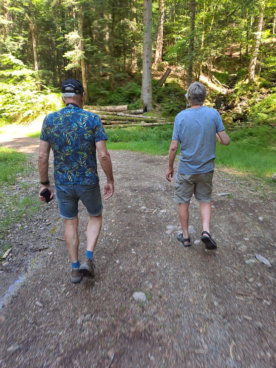 WCWergea's tweet image. Alles en iedereen is weer veilig thuisgekomen, we hebben veel plezier gehad en sluiten deze week af met een diner bij Duhoux. Wij willen de begeleiding bedanken voor al hun zorgen de afgelopen dagen.